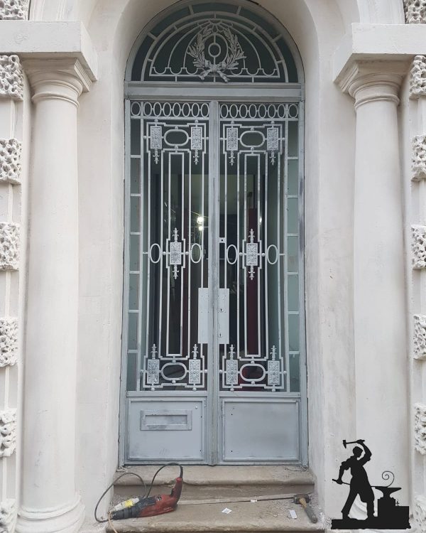 Metal-door